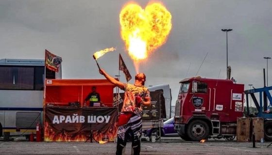 Шоу каскадеров