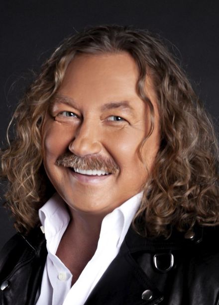 Игорь Николаев