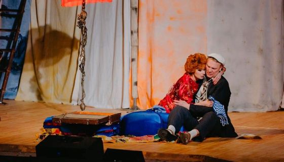 Спектакль «Любовь и голуби»